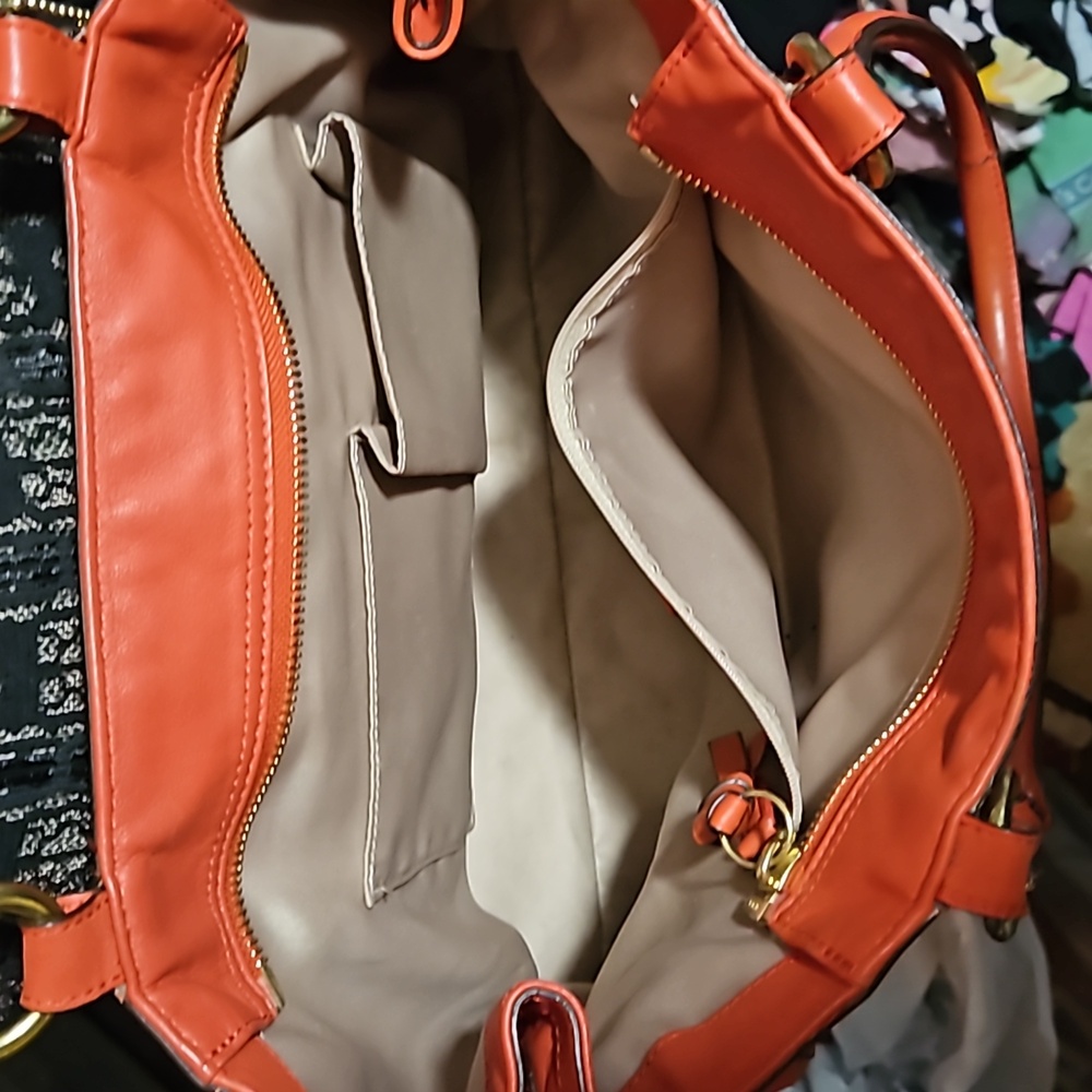 Leather Coach - Picture 3 of 4